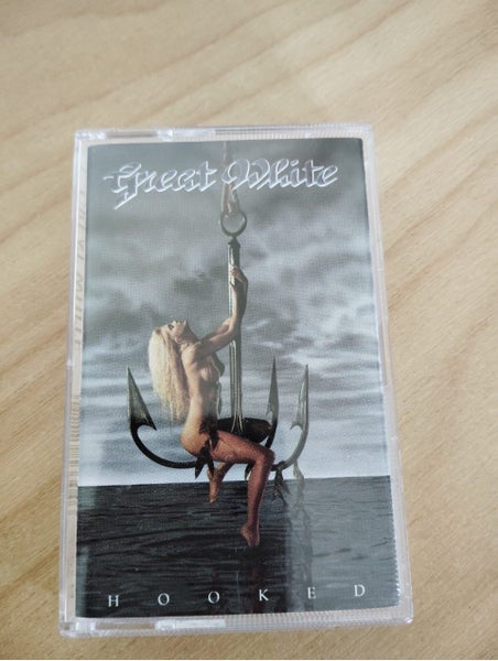 Great White - Hooked (Tape) Carousel 1