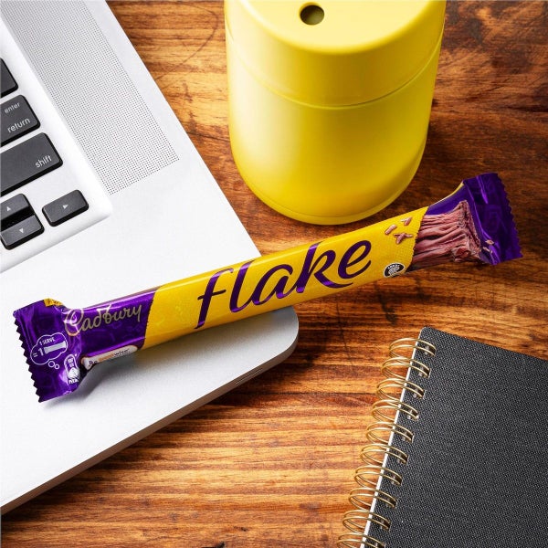 Cadbury Flake Milk Chocolate Bar 30g X 6 Bars Carousel 3