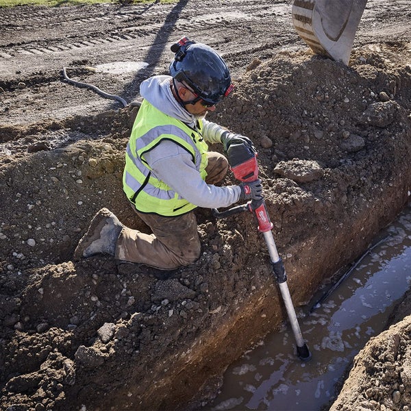 Milwaukee M18 Stick Water Pump (Skin Only) Carousel 4