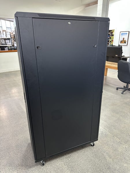 DYNAMIX 37RU Server Cabinet 1000mm Deep Carousel 2