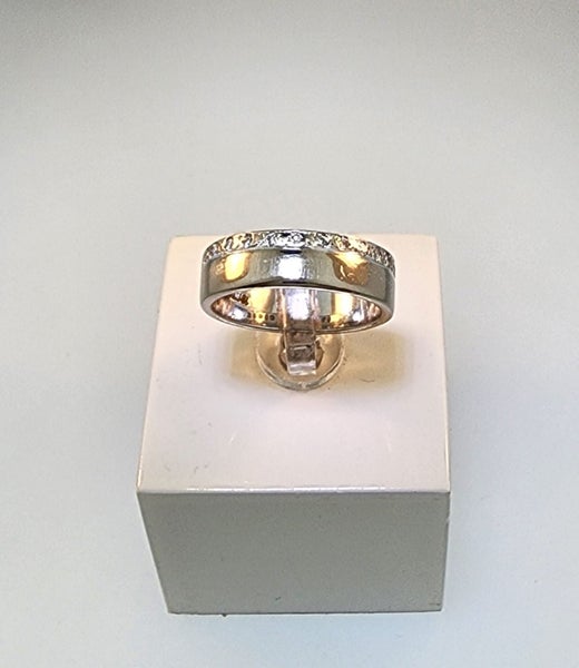 Modern White Gold & Diamond Wedder + Valuation Carousel 1