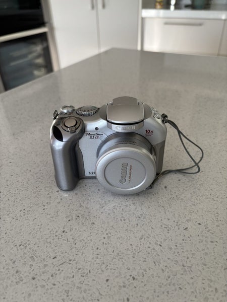 Canon Camera Carousel 1