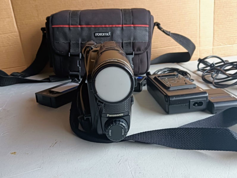 PANASONIC NV-R33 VIDEO CAMERA Carousel 5