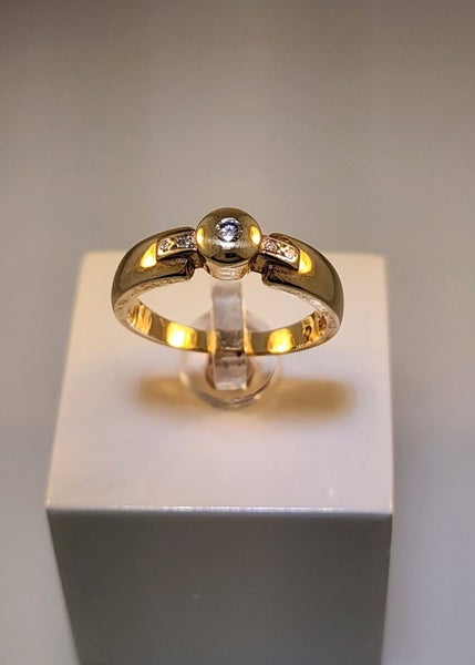 Modern Diamond Solitaire Ring + Valuation Carousel 1