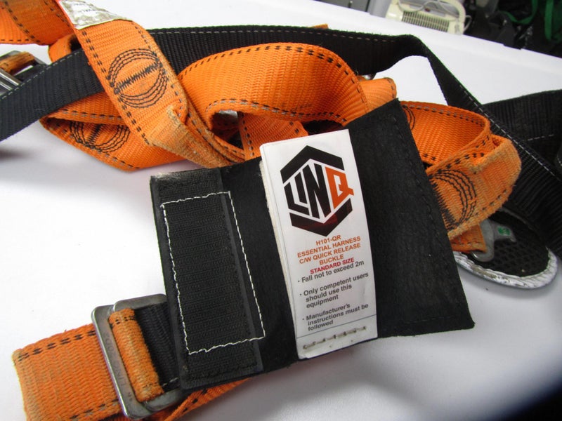 Roofing or climbing Harness with Lanyard Carousel 4