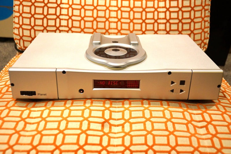Rega Planet 2000 CD Player Carousel 4