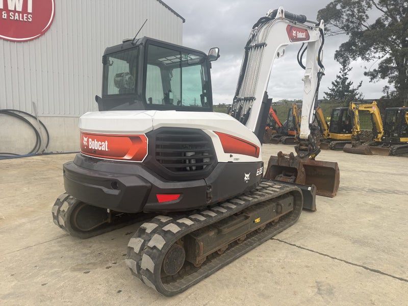2022 BOBCAT E88R2 EXCAVATOR / 850 HOURS Carousel 2