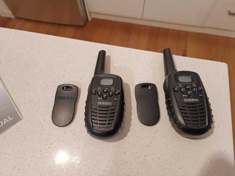 Uniden Walkie Talkie Set - UH037SX-2NB - UHF 77 Narrow Band Channels Carousel 2