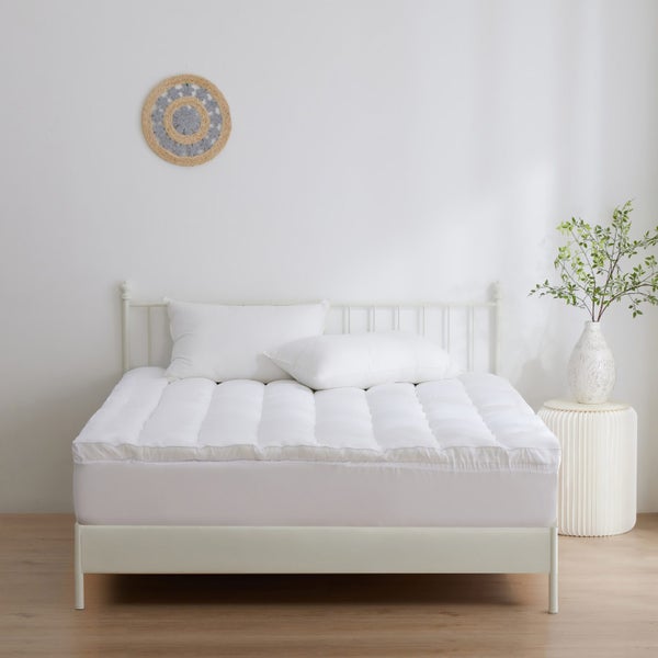 Sleepcare 1200gsm Microfibre Mattress Topper - King Bed Carousel 1