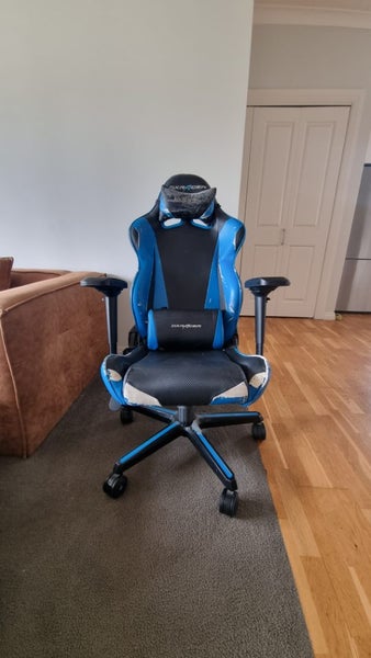 DXRacer Gaming Chair Carousel 1