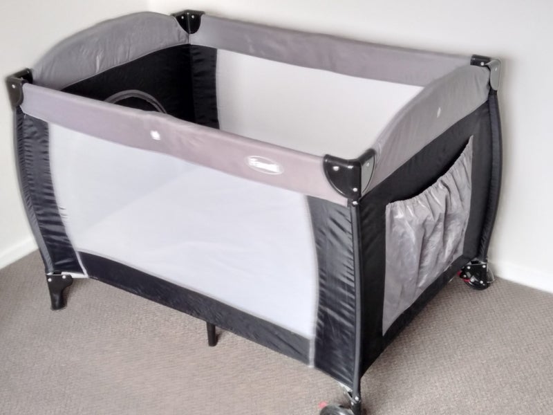 Famili Portable Cot Carousel 1