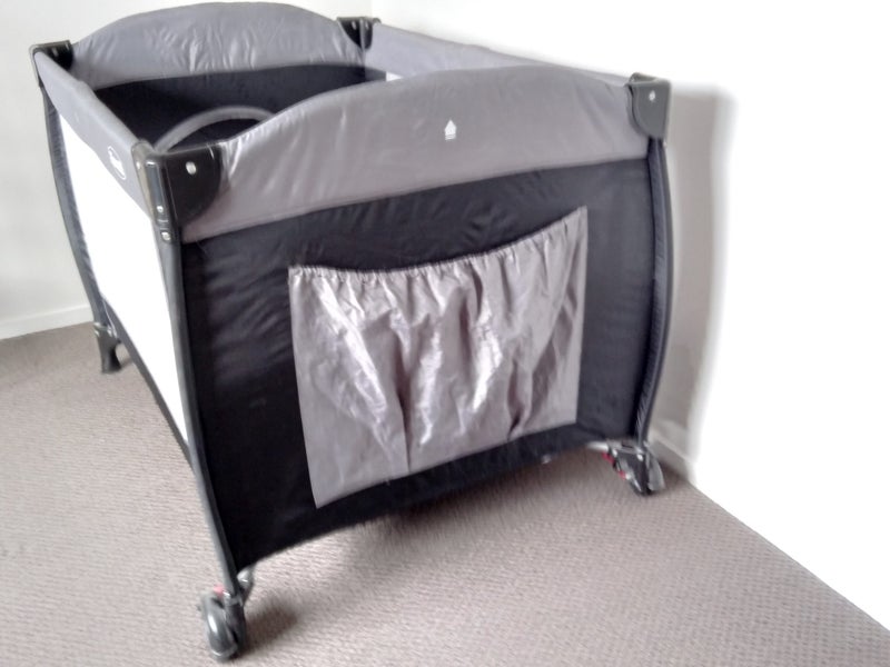 Famili Portable Cot Carousel 2