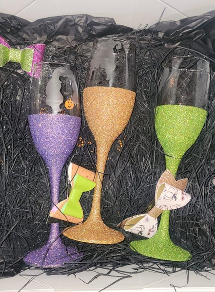Hocus pocus champagne glasses Carousel 1