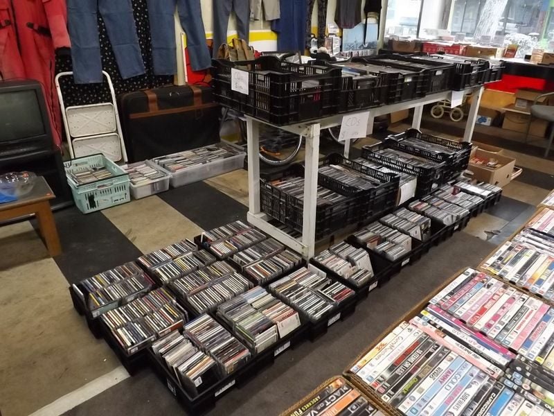 2000+ CDs sale in Frankton - $1ea Carousel 2