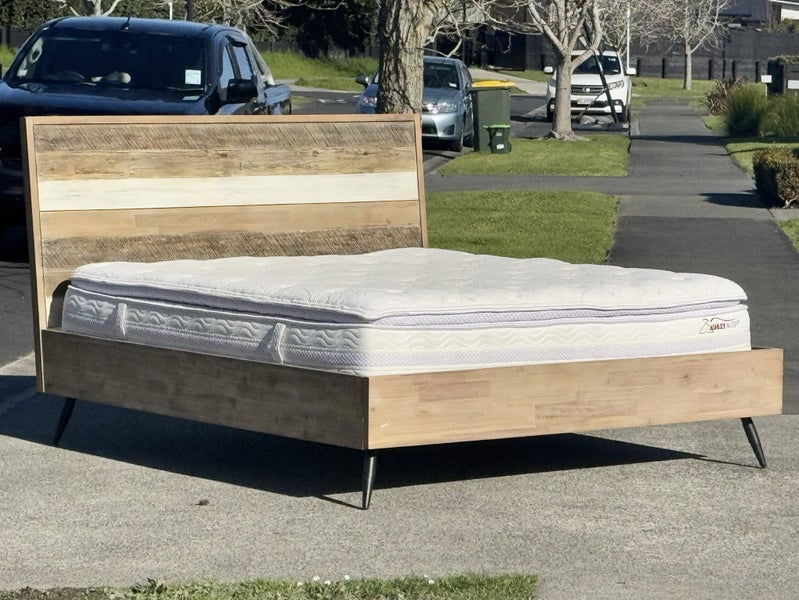$1 RESERVE! ABSOLUTELY BEAUTIFUL ‘ASHLEY SLEEP’ SUPER KING PILLOW TOP MATTRESS! Carousel 2
