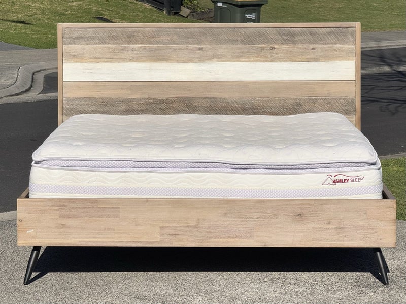 $1 RESERVE! ABSOLUTELY BEAUTIFUL ‘ASHLEY SLEEP’ SUPER KING PILLOW TOP MATTRESS! Carousel 1