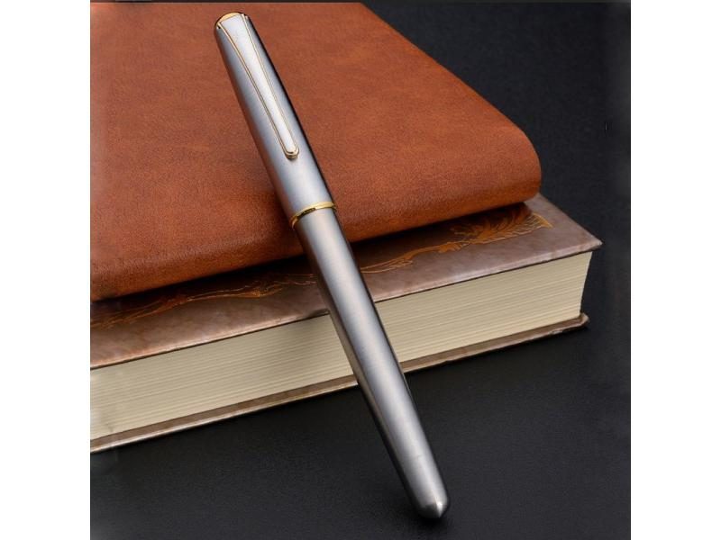 Luxury Quality Brand HERO 704 Stainless Fountain Pen Classical Design 0.7mm Nib Carousel 1