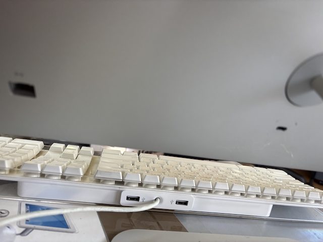 iMac 27" (mid 2010) Carousel 7