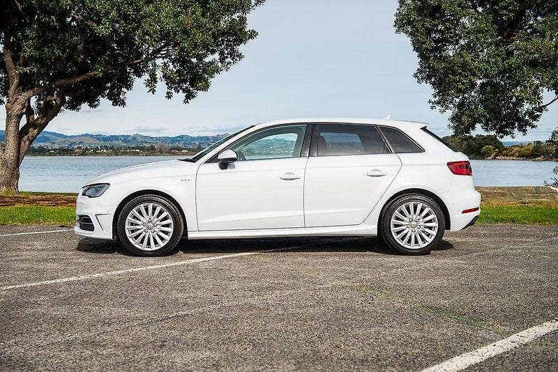 2015 Audi A3 E-tron63613187300481114