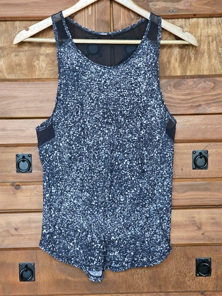 Lululemon Sculpt Tank II in Polar Shift Alpine White Black. NZ 8 Carousel 1