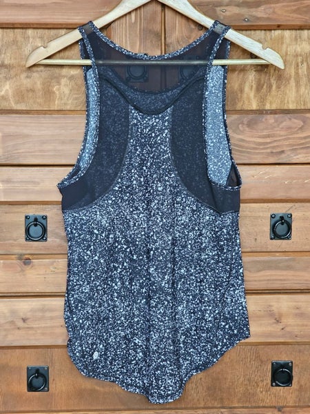 Lululemon Sculpt Tank II in Polar Shift Alpine White Black. NZ 8 Carousel 2
