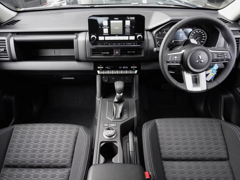 2026 Mitsubishi Triton GLX Sport 4x4 auto, photo 2