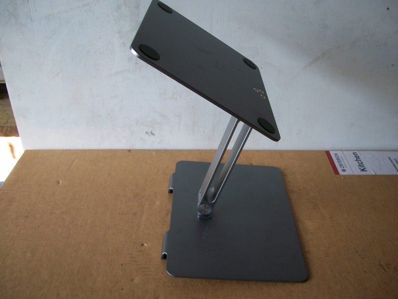 tablet stand Carousel 1