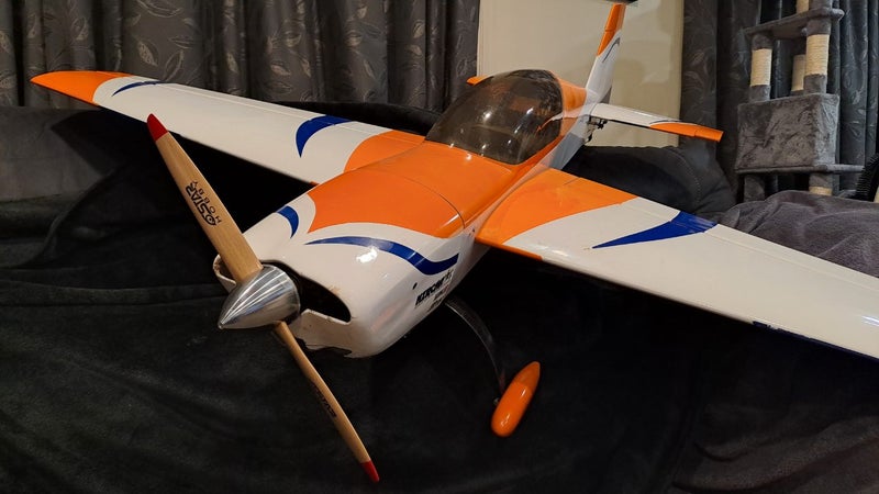 EG Aircraft Extra 260 50cc Carousel 1