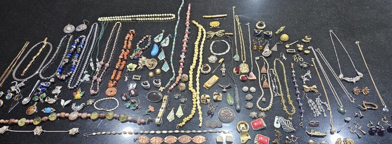 $1 RESERVE!!! HUGE ANTIQUE VINTAGE ESTATE JEWELLERY Carousel 1