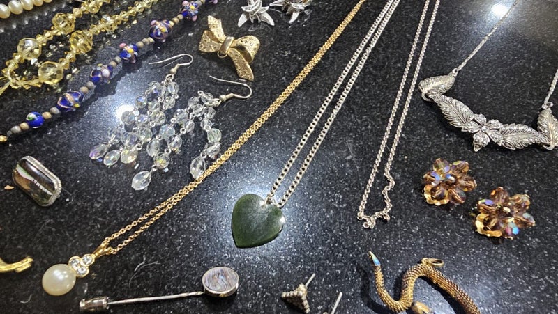 $1 RESERVE!!! HUGE ANTIQUE VINTAGE ESTATE JEWELLERY Carousel 2