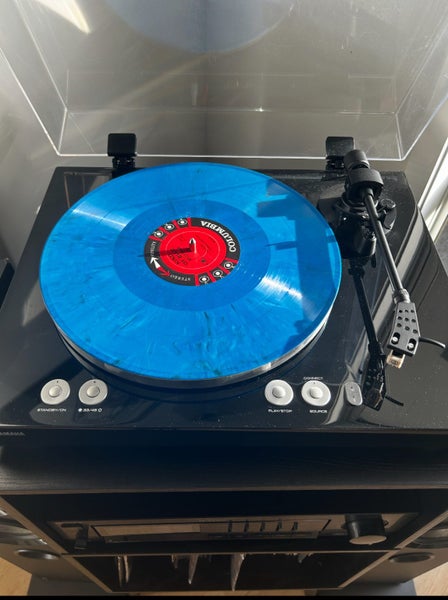 Yamaha turn table ttn503 ,Sony amplifier and Sony floor speakers Carousel 2