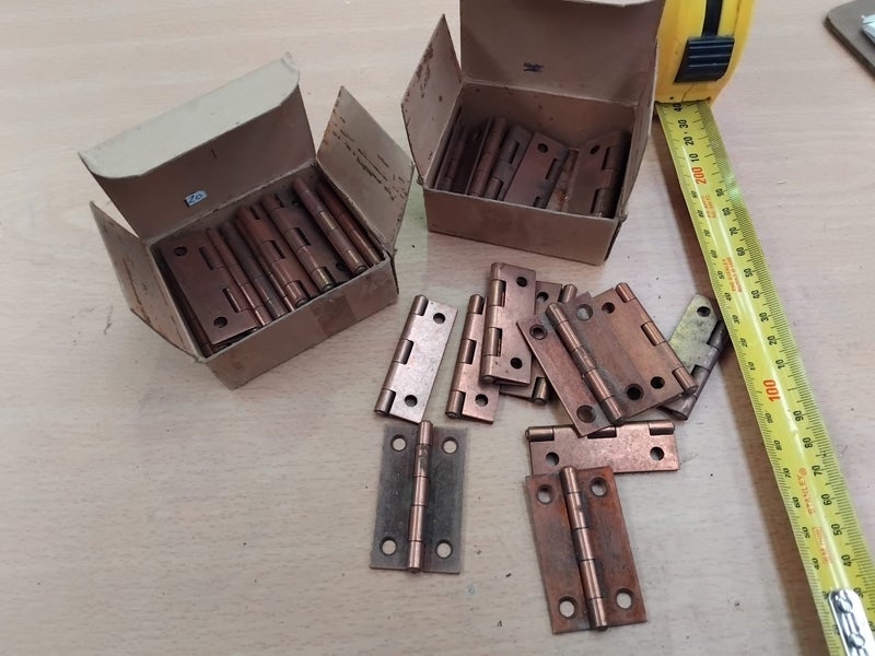 Small FB cabinet hinges x 38 Carousel 1