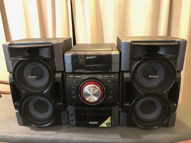 Sony Mini Hi-Fi EC79i 200W Component System. CD/iPod dock/AM-FM Tuner/Aux jack Carousel 1