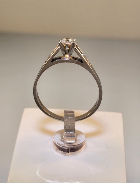 Palladium & White Gold Diamond Solitaire Ring + Valuation Carousel 2