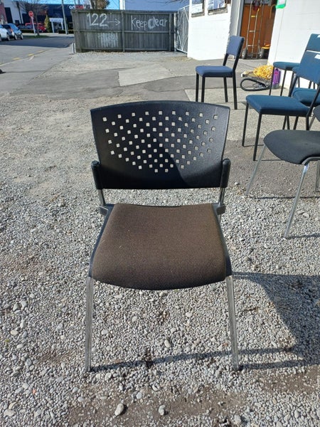 Black Dawell Office Chair (2) Carousel 1