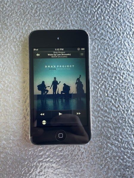 Apple iPod Touch 4th Generation 8GB mp3 Player (Good Battery) Carousel 1