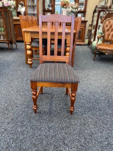 Stunning 8 seater Woodpeckers Recycled Rimu Dining Suite63616209704194114