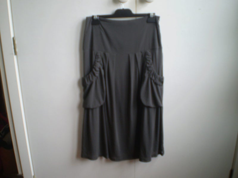 SAGA NZ DESIGNER GREY/GREEN 3/4 MESH SKIRT WITH FEATURE POCKETS 10 Carousel 1