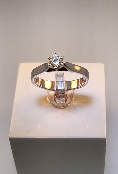 Modern Diamond Solitaire Ring + Valuation Carousel 1