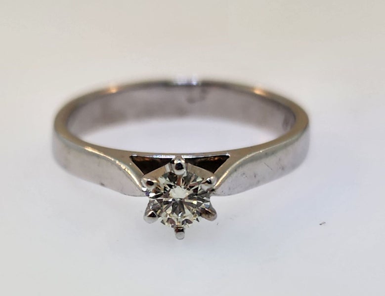 Modern Diamond Solitaire Ring + Valuation Carousel 2
