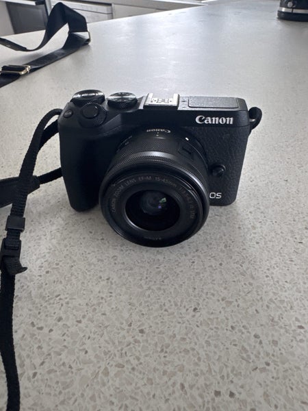 Canon EOS M6 Mark II Mirrorless Camera Kit – Excellent Condition63616518672514112