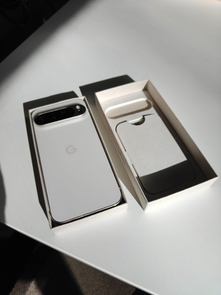 Google Pixel 9 Pro XL 5G -- $1 No Reserve Auction -- As New63615579281155112