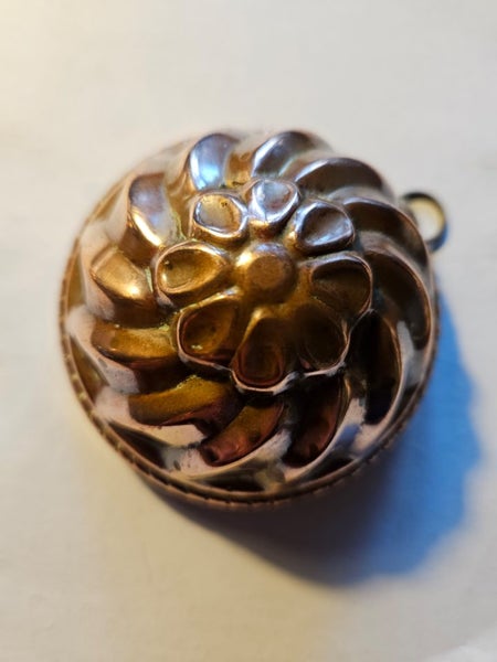 Vintage copper jelly mold Carousel 3