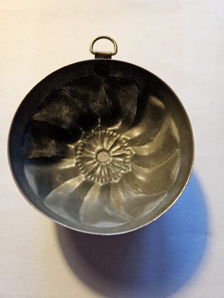 Vintage copper jelly mold Carousel 2