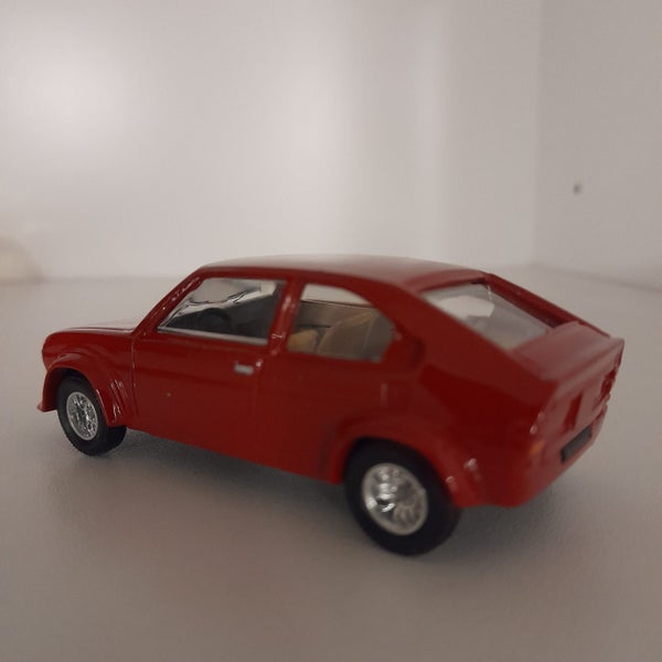 ALFA ROMEO ALFASUD 1:43 SCALE Carousel 2