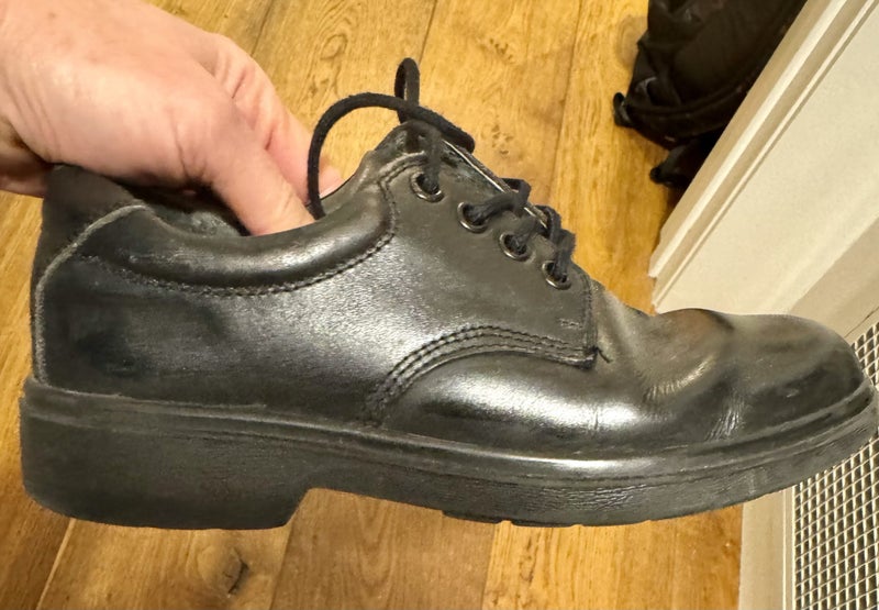 Black Clarkes kids shoes size 4 Carousel 1