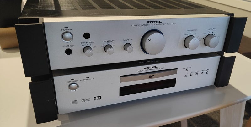 Rotel Amp and CD Player, great sound. Carousel 2