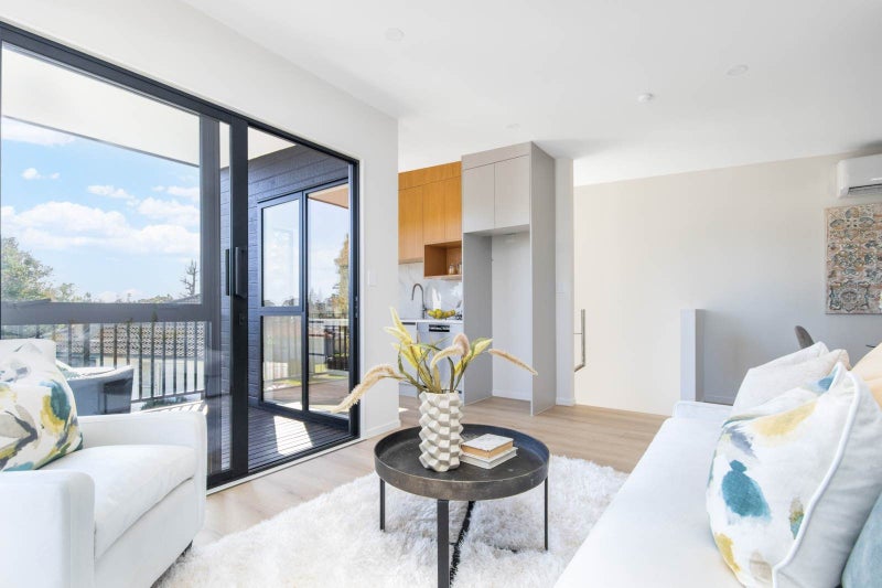 Double-Level Delight – Contemporary Comfort in...63614641289217111