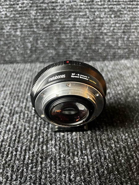 Metabones EF-E mount speed booster ultra Carousel 1