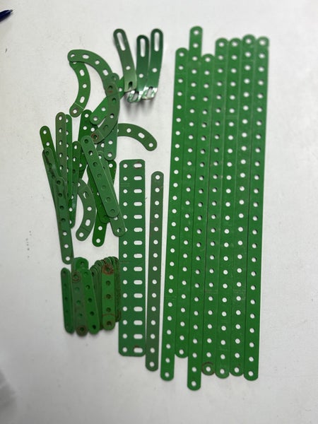 Meccano Assorted Light Green Parts - Qty Carousel 2